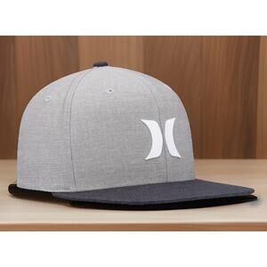 Hurley Surf and Skate Co Phantom Core Heathered Gray Snapback Hat Cap NEW